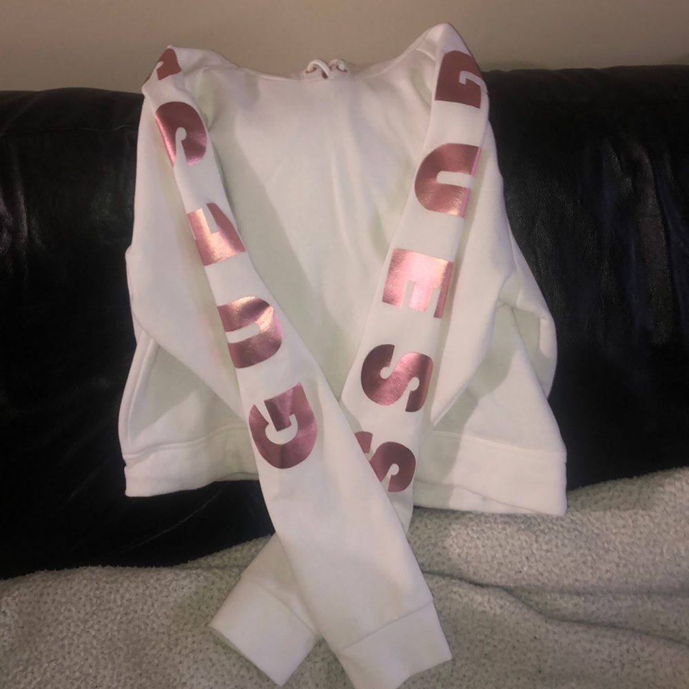 Cute crop top GUESS sweater